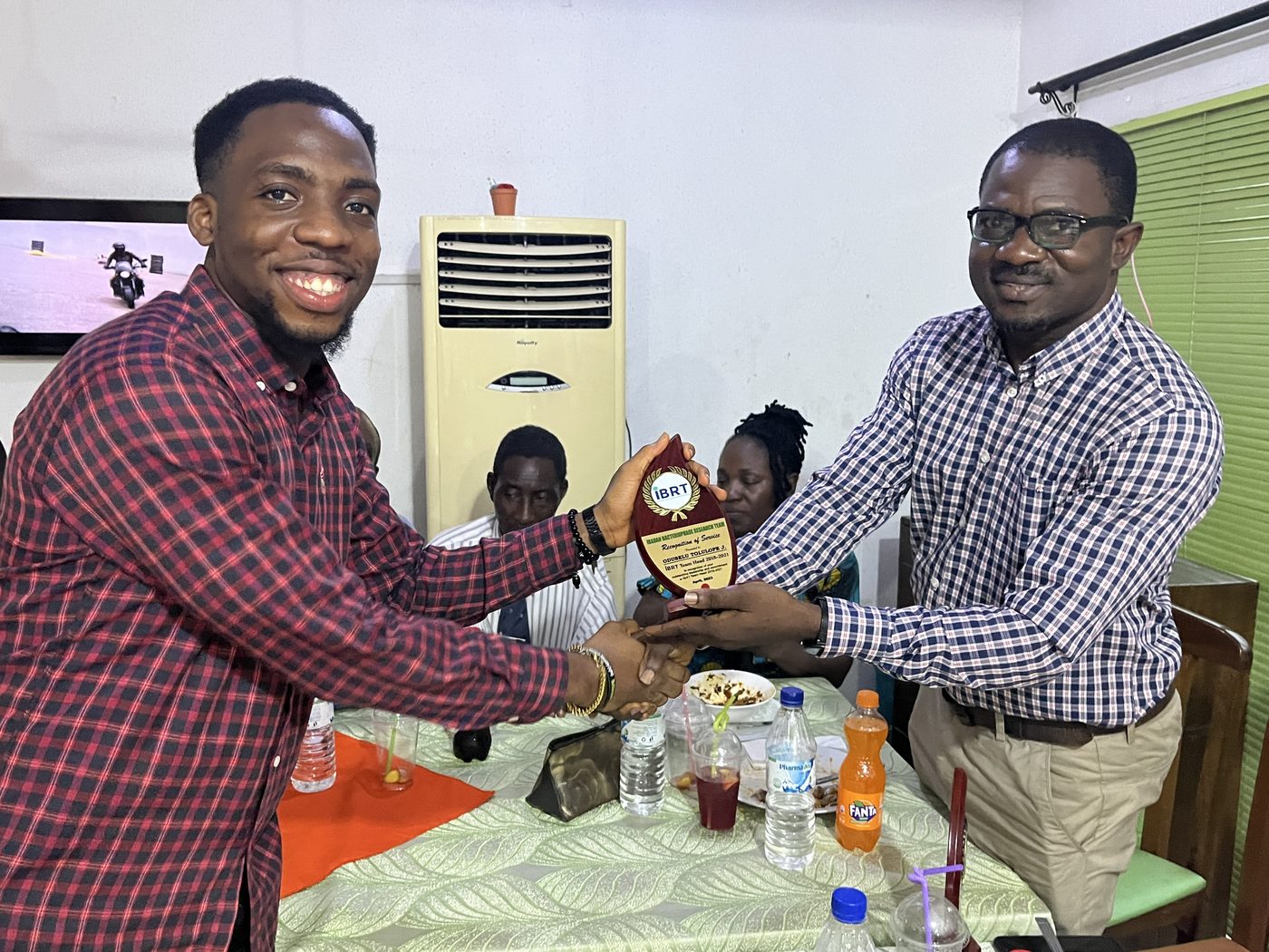 Recognising service at the faculty dinner